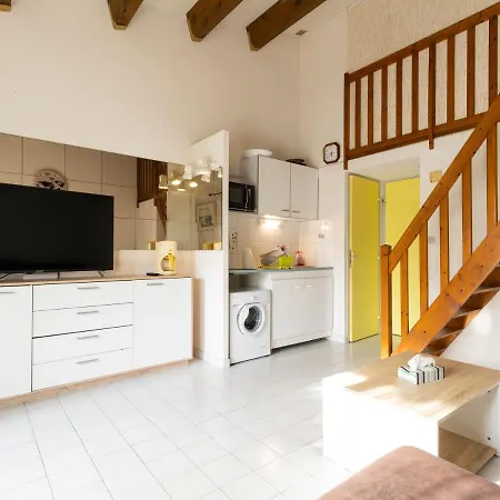 1 Bedroom And Mezzanine Apartment For 6 Агд