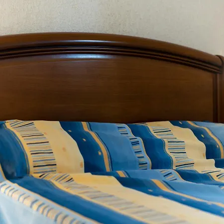 Будинок відпочинку 1 Bedroom And Mezzanine Apartment For 6 *
